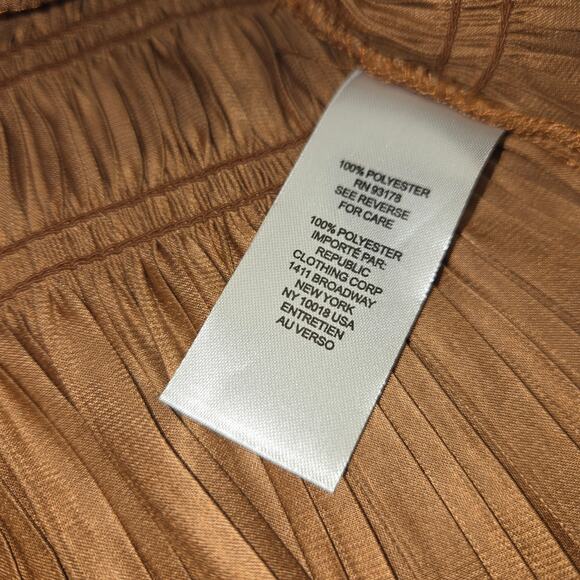 T Tahari Womens Small Blouse Brown Smocked Long Sleeve Pleated Boho Festival - Picture 9 of 10